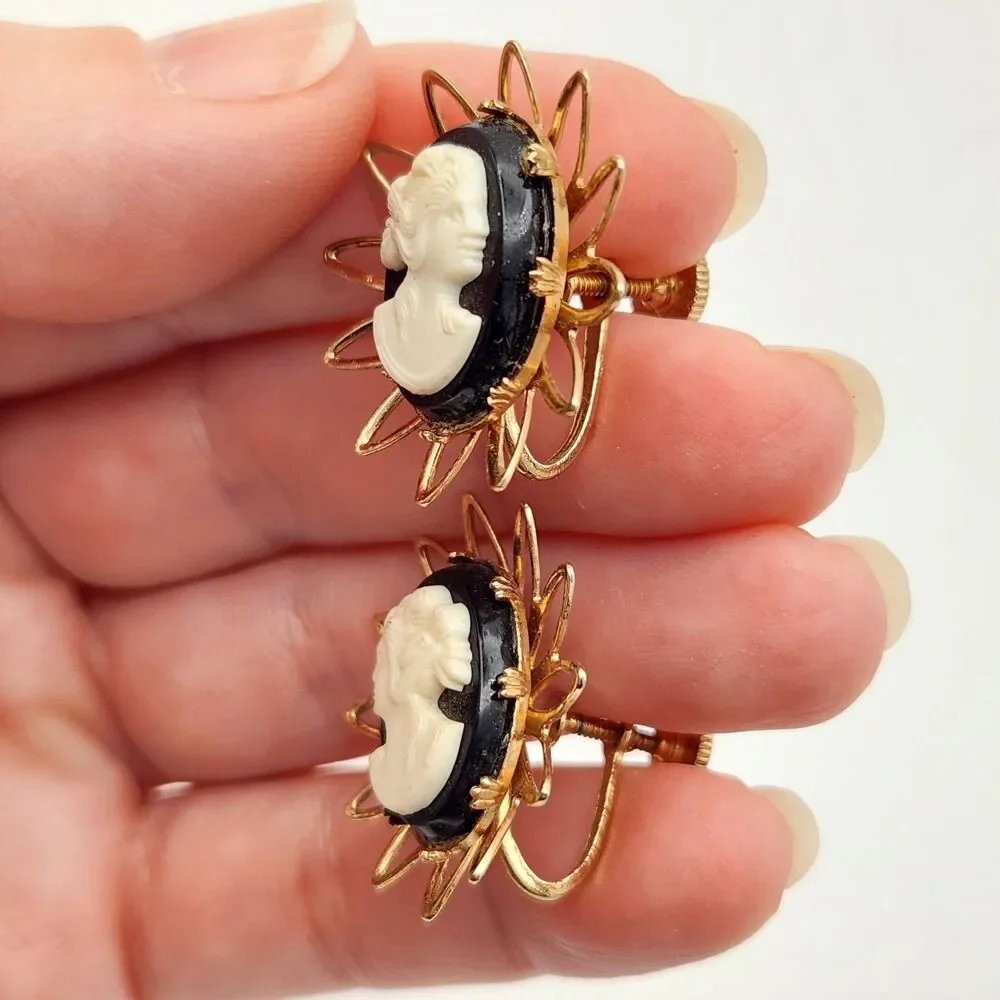 Vintage Mid-Century Sunburst Cameo Brooch & Screw-Back Earring Set Gold Tone